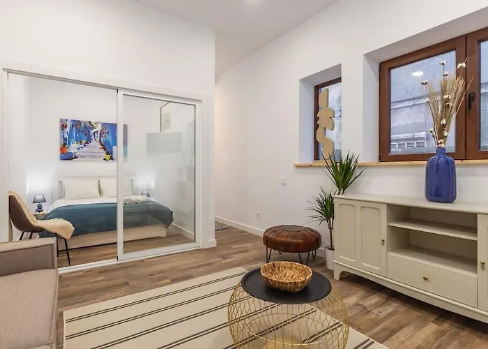 Bright With Garden アパート *